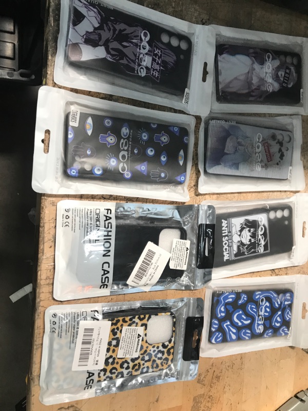 Photo 1 of Bundle of 8 Miscellaneous Smart Phone Cases