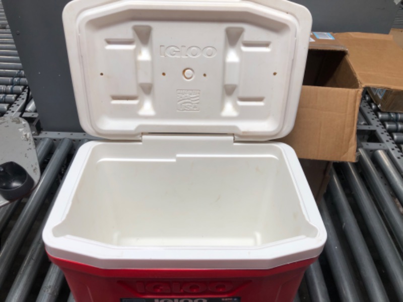 Photo 3 of ***USED DIRTY***
Igloo Profile 28-50 Qt Commercial Grade Insulated Hardside Cooler 28 Qt Red