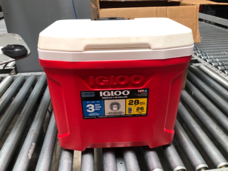 Photo 2 of ***USED DIRTY***
Igloo Profile 28-50 Qt Commercial Grade Insulated Hardside Cooler 28 Qt Red