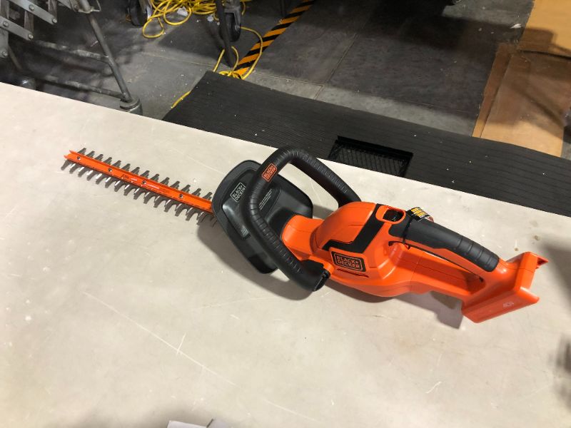 Photo 2 of ***MISSING PARTS - UNTESTED - SEE NOTES***
BLACK+DECKER 40V MAX* Lithium-Ion 22-Inch Cordless Hedge Trimmer