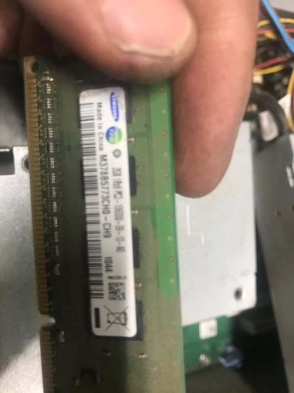 Photo 3 of PARTS ONLY POWERS ON BUT DOES NOT DISPLAY ANYTHING 
Dell Optiplex 990 SFF Desktop PC - Intel Core i5-2400 3.1GHz 8GB 500GB DVDRW Windows 10 Pro