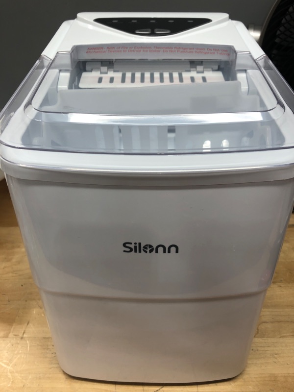 Photo 2 of * item works * damaged * lid broke off *
Silonn Ice Makers Countertop 9 Bullet Ice Cubes Ready in 6 Minutes, 26lbs in 24Hrs Portable Ice Maker Machine 