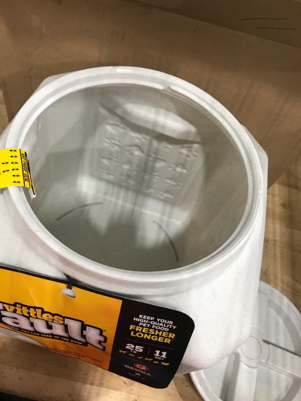 Photo 3 of ***NEW***
GAMMA2 Vittles Vault Outback Airtight Pet Food Container 25 Pounds