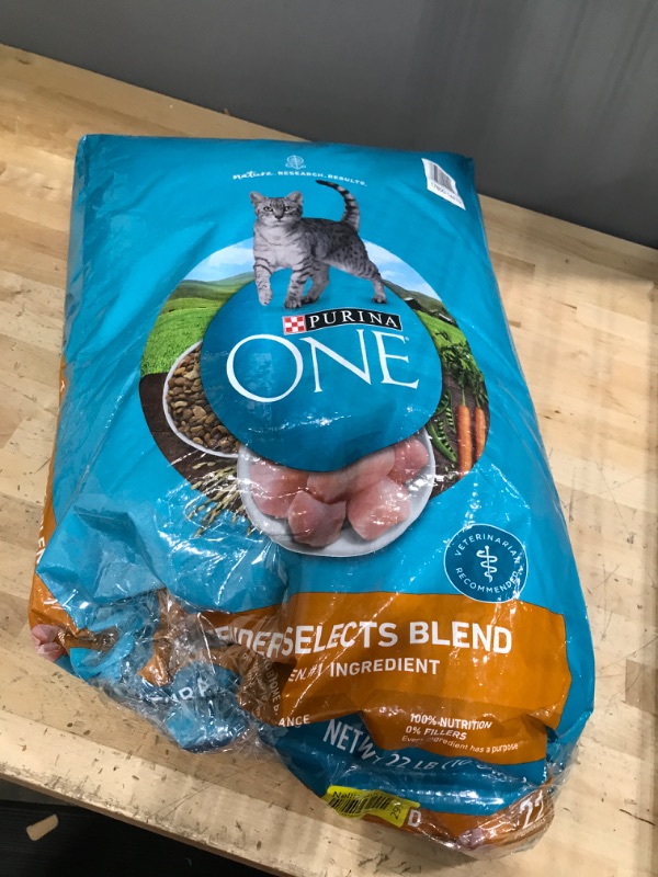 Photo 3 of ****OPEN BOX*** OPEN ON BOTTOM OF BAG****
Purina ONE Natural Dry Cat Food, Tender Selects Blend With Real Chicken - 22 lb. Bag Chicken 22 Pound (Pack of 1)