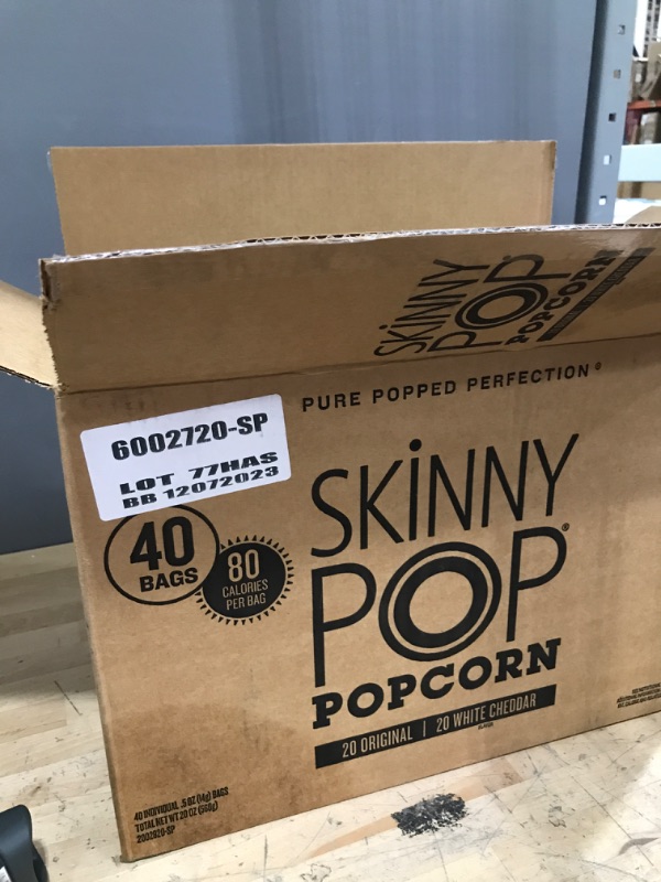 Photo 4 of ***WHITE CHEDDAR ONLY*******
SkinnyPop Popcorn Pack White Cheddar, 0.5 oz, 40 Count