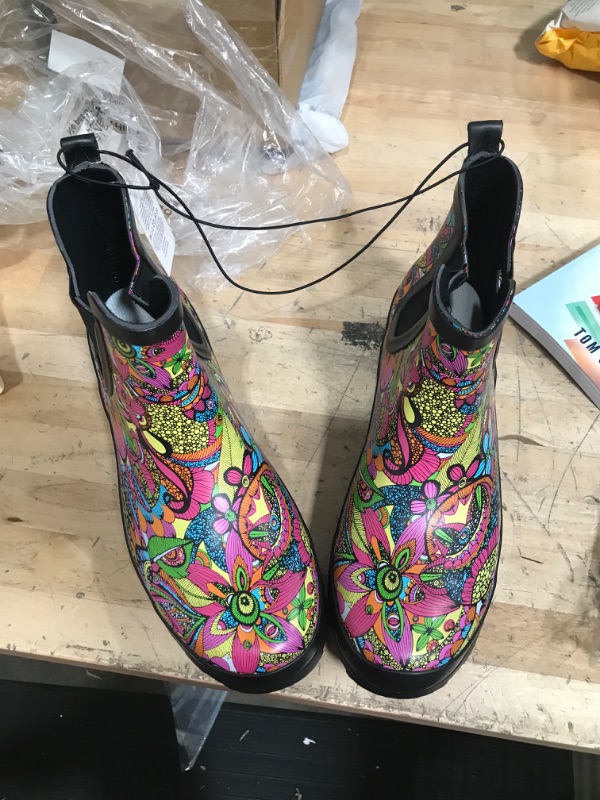 Photo 2 of ***NEW***

K KomForme Womens Short Rain Boots Waterproof Ankle Garden Boots, Anti-slip Outdoor Work Shoes 10-10.5 A-flower