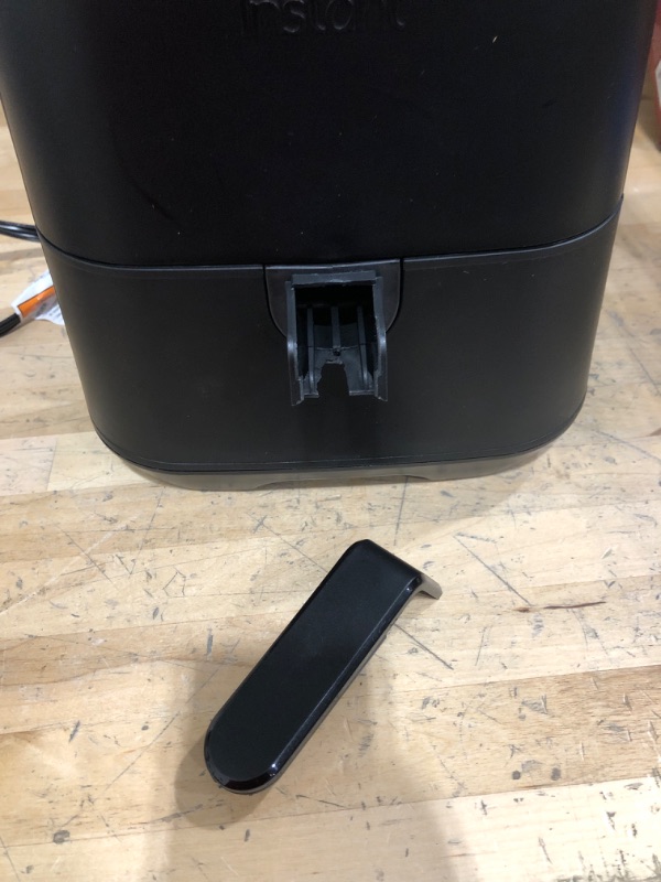 Photo 4 of ****NEW ***BROKEN HANDLE *** SEE PHOTOS*** DAMAGED***

Instant Vortex 4-in-1, 2-QT Mini Air Fryer Oven Combo, From the Makers of Instant Pot with Customizable Smart Cooking Programs, Nonstick and Dishwasher-Safe Basket, App with over 100 Recipes, Black
