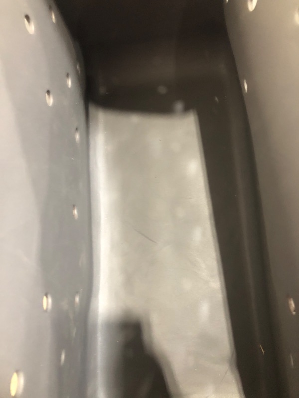 Photo 1 of ****NEW BUT DAMAGED*** SEE PHOTOS*** MISSING HANDLE**** CREASED SIDE****

FROGG TOGGS Tote Lightweight, Washable EVA Beach and Beyond Bag 1232 Cubic Inches Cool Gray