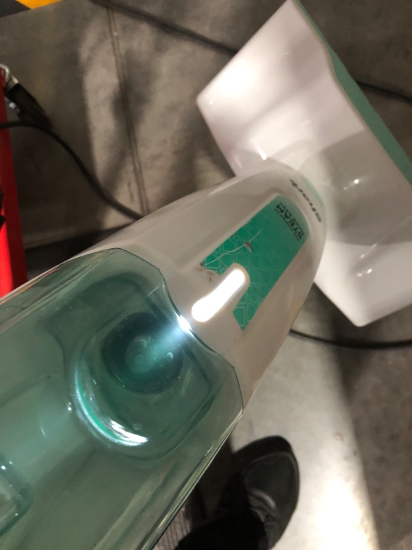 Photo 6 of ***PADS MISSING - USED AND DIRTY - POWERS ON - UNABLE TO TEST FURTHER***
Shark S1000 Steam Mop Teal/White