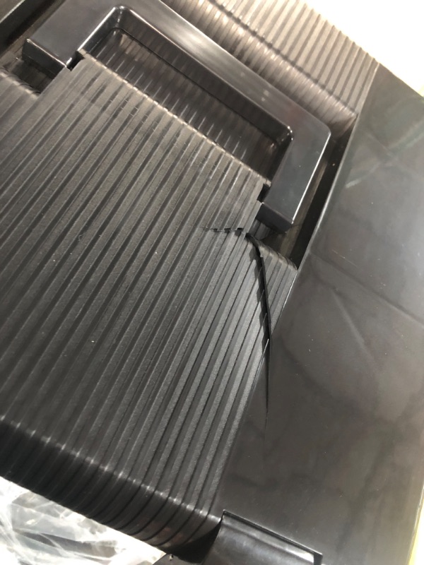 Photo 1 of MINOR CHIP****Pendaflex Portable File Box