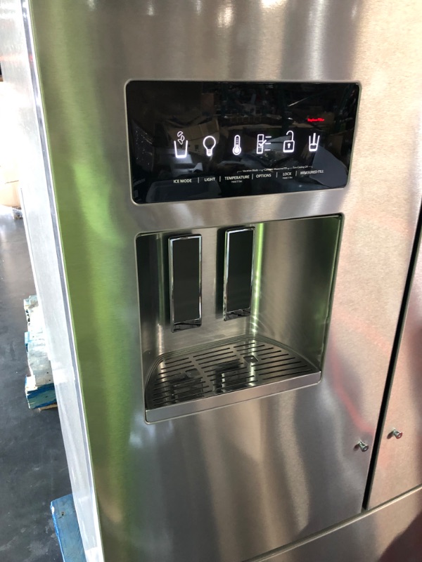 Photo 8 of KitchenAid 27-cu ft French Door Refrigerator with Ice Maker (Stainless Steel with Printshield Finish) ENERGY STAR