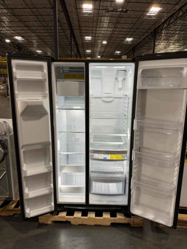 Photo 5 of GE 25.1-cu ft Side-by-Side Refrigerator with Ice Maker (Stainless Steel)