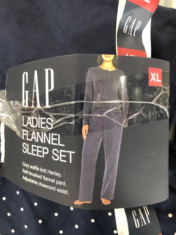 Photo 2 of Gap Ladies Flannel Sleep Set SIZE XL