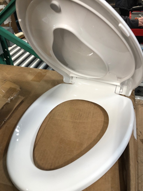 Photo 3 of ***REAR HINGE BROKEN - SEE PICTURES***
YASFEL Toilet Seat with Toddler Toilet Seat Built in