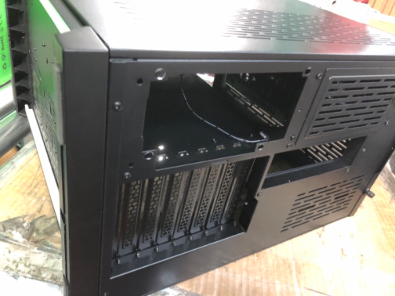 Photo 3 of LIAN LI PC-O11 Dynamic Razer Edition