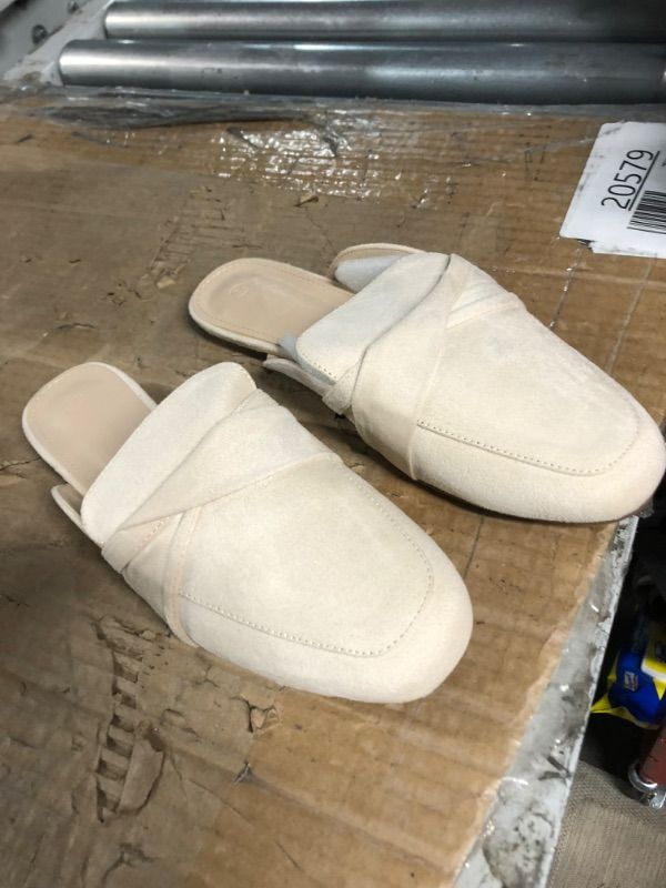 Photo 1 of LAICIGO Women's Flat Mules Closed Square Toe Loafer Shoes 9.5 beige