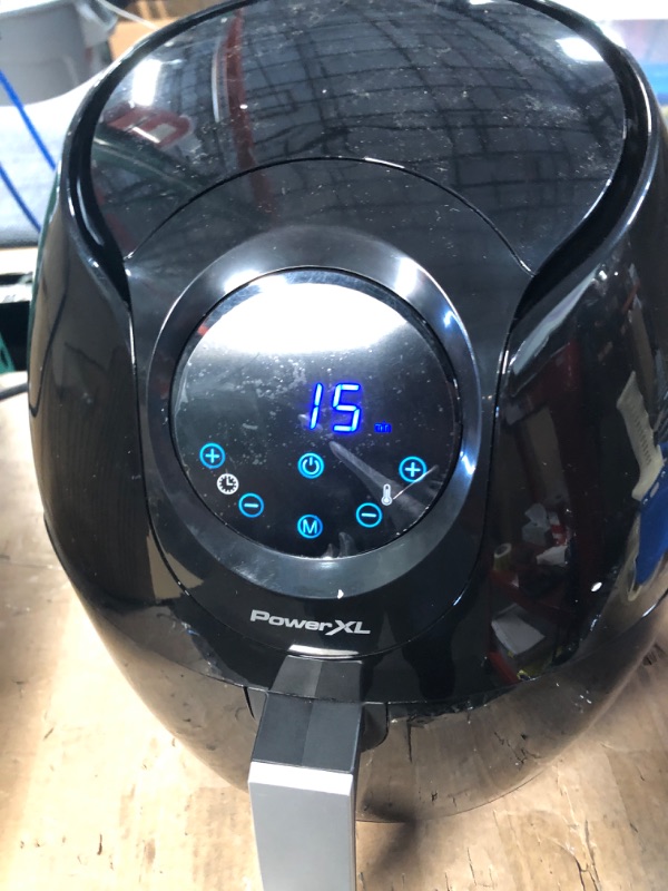 Photo 2 of *HAS BEEN USED- TURNS ON BUT UNABLE TO FULLY TEST**
PowerXL Air Fryer 7 QT Maxx Classic , Extra Hot Air Fry, Cook, Crisp, Broil, Roast, Bake, High Gloss Finish, Black (7 Quart)