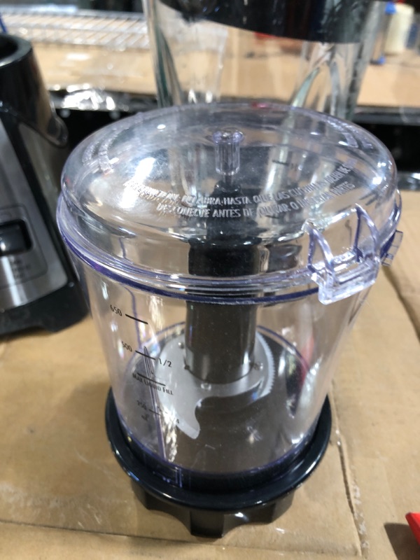 Photo 3 of **VER USED- TURNS ON, UNABLE TO FULLY TEST**
Hamilton Beach Power Elite Blender with 40oz Glass Jar and 3-Cup Vegetable Chopper,  Black and Stainless Steel (58149)