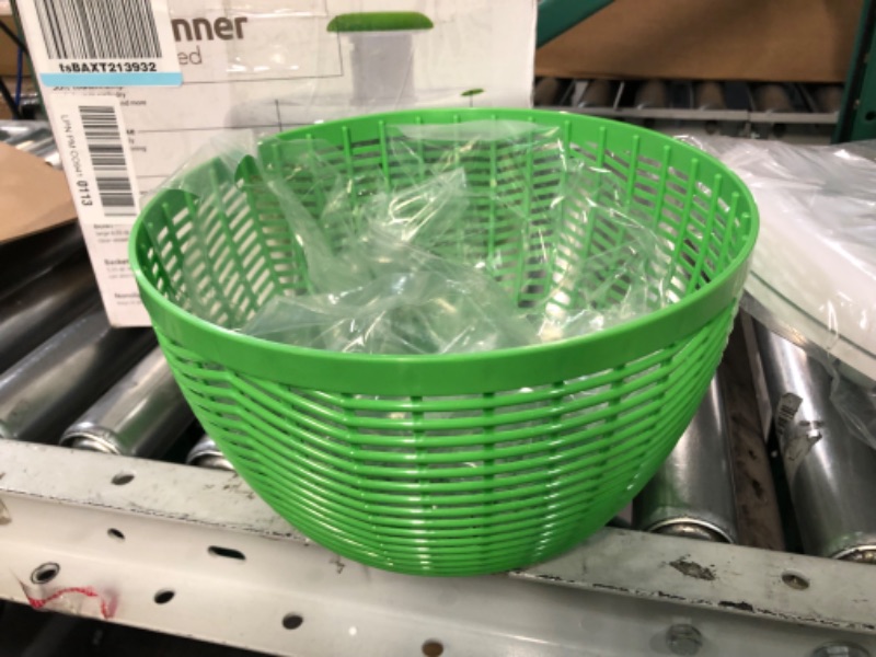 Photo 2 of ***bowl broken**Farberware Easy to use pro Pump Spinner with Bowl, Colander and Built in draining System for Fresh, Crisp, Clean Salad and Produce, Large 6.6 quart, Green Pro Salad Spinner