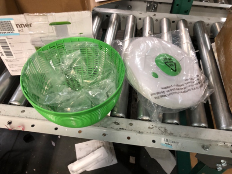 Photo 4 of ***bowl broken**Farberware Easy to use pro Pump Spinner with Bowl, Colander and Built in draining System for Fresh, Crisp, Clean Salad and Produce, Large 6.6 quart, Green Pro Salad Spinner