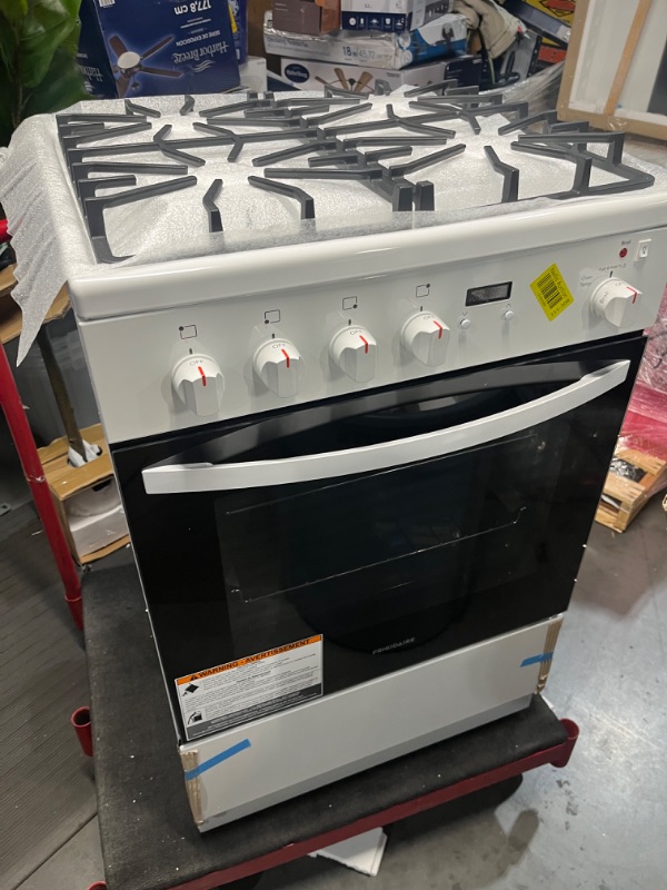 Photo 1 of Frigidaire 24-in 4 Burners 1.9-cu ft Slide-in Natural Gas Range (White)model#ffgh2422uw
