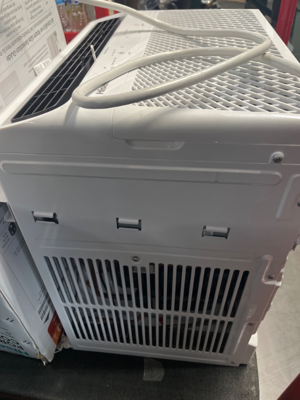 Photo 4 of DAMAGED*Hisense 700-sq ft Window Air Conditioner with Remote