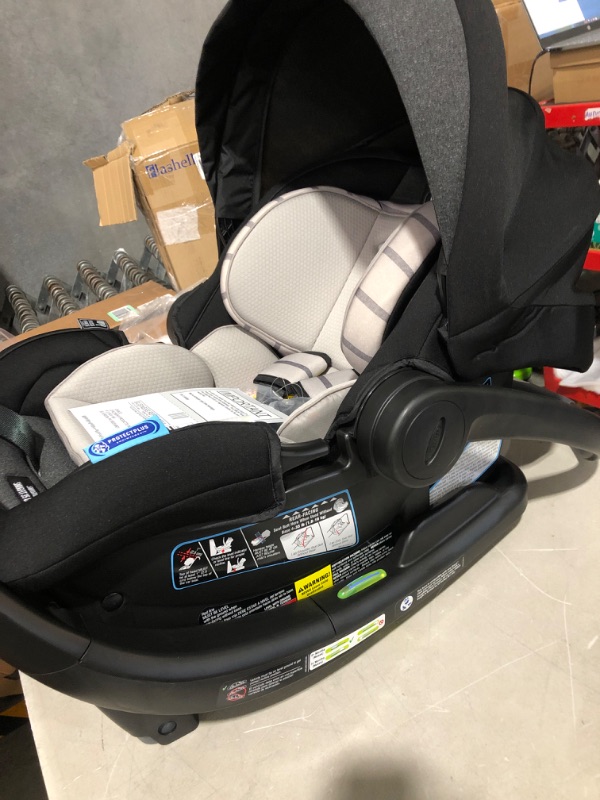 Photo 5 of * used * please see all images * 
Graco SnugRide SnugLock 35 LX Infant Car Seat, Baby Car Seat