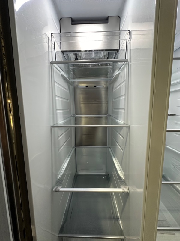 Photo 7 of LG InstaView Craft Ice 27.1-cu ft Smart Side-by-Side Refrigerator with Dual Ice Maker