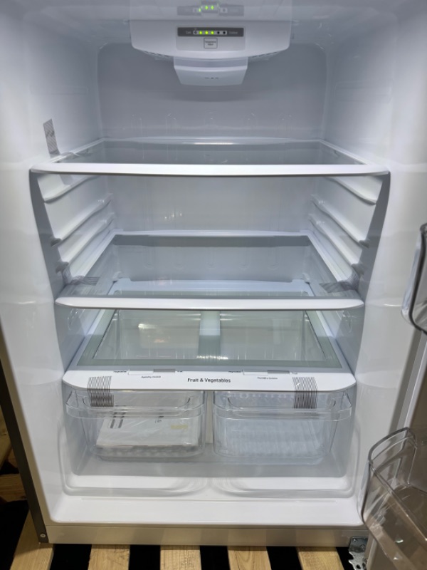 Photo 5 of LG 20.2-cu ft Top-Freezer Refrigerator (Stainless Steel)