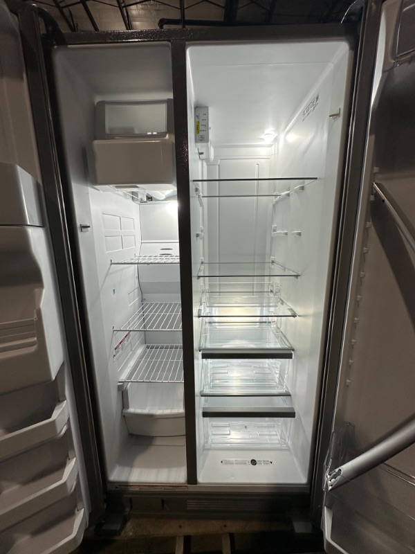 Photo 5 of Whirlpool 24.6-cu ft Side-by-Side Refrigerator with Ice Maker