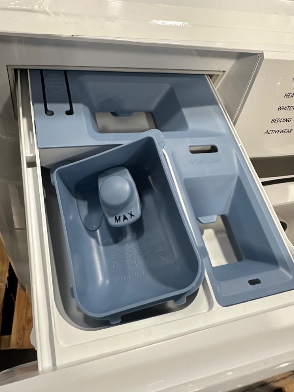 Photo 3 of Samsung 4.5-cu ft High Efficiency Stackable Front-Load Washer (White) ENERGY STAR