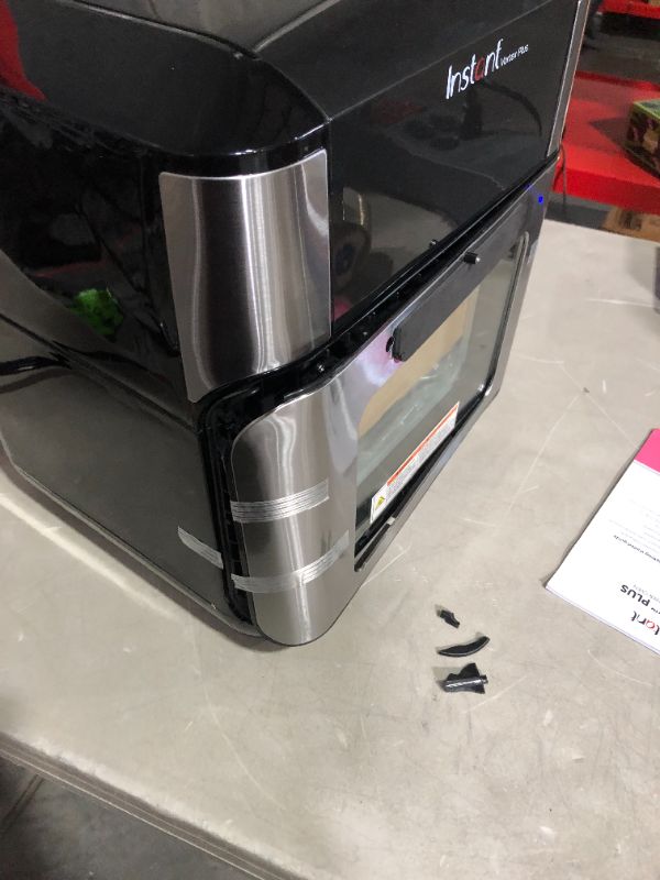 Photo 11 of ***MAJOR DAMAGE - HANDLE AND FRONT PANEL BROKEN - SEE PICTURES - POWERS ON***
Instant Vortex Plus Air Fryer Oven 7 in 1 with Rotisserie, 10 Qt