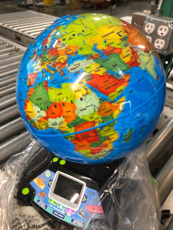 Photo 3 of *PARTS ONLY DOES NOT FUNCTION PROPERLY*
LeapFrog Magic Adventures Globe (Frustration Free Packaging), Multicolor