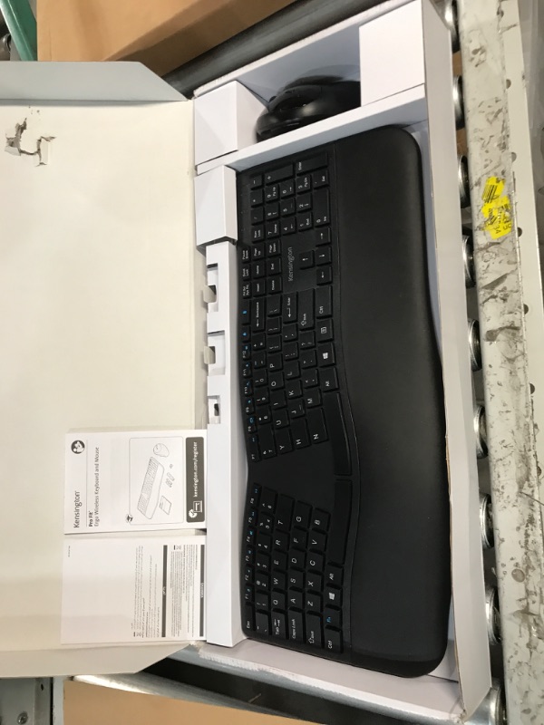 Photo 4 of Kensington Pro Fit Ergonomic Wireless Keyboard + Mouse -Black (K75406US) *NOT TESTED*