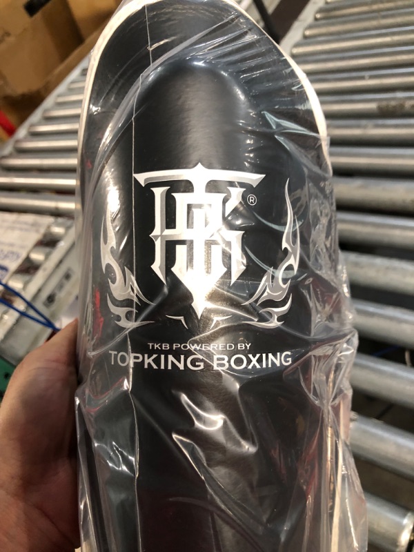 Photo 2 of *SEE NOTES* Top King New Pro Leather Shin Guards for Muay Thai Small Black/White