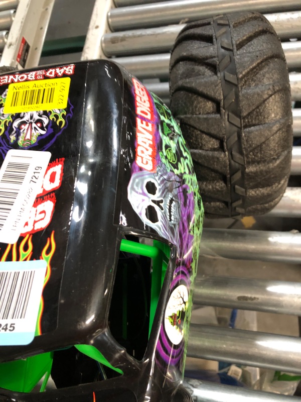 Photo 5 of *SEE NOTES* Monster Jam, Official Mega Grave Digger All-Terrain Remote Control Monster Truck, Over 2 Ft. Tall, 1:6 Scale, Kids Toys for Boys and Girls Ages 4 and up Mega Grave Digger (V2)