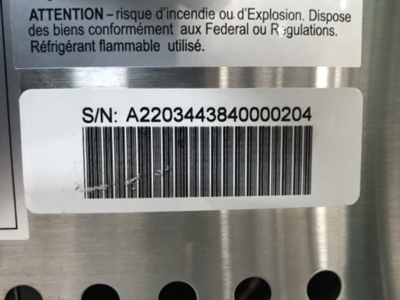 Photo 5 of **FOR PARTS OR REPAIR**
Frigidaire EFIC103-AMZ-SC Counter Top Maker with Over-Sized Ice Bucket, Stainless Steel, Self Cleaning Function, Heavy Duty, Stainless Stainless Ice Maker