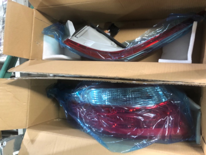 Photo 2 of **USED BUT APPEARS NEW** labwork Driver Passenger Side Tail Lights for 2015 2016 2017 Toyota Camry 