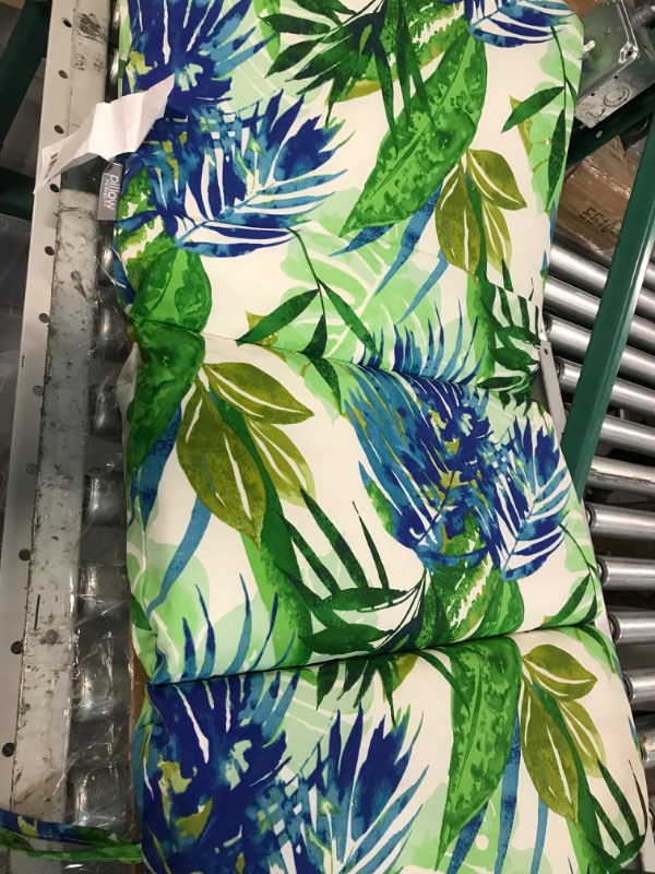 Photo 3 of *USED*
Pillow Perfect Tropic FloralSeat Cushion, 19" x 19", 2 Count