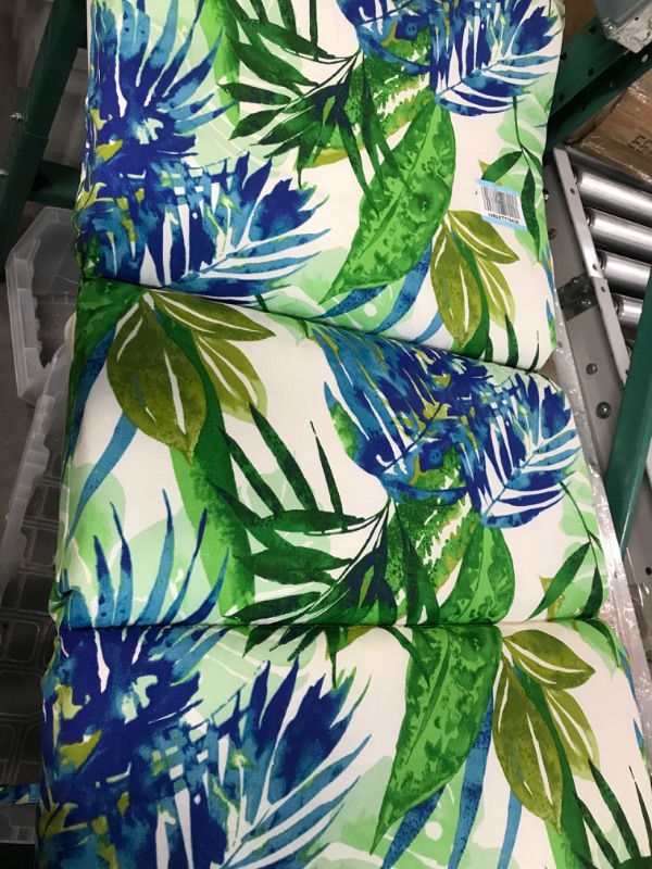 Photo 4 of *USED*
Pillow Perfect Tropic FloralSeat Cushion, 19" x 19", 2 Count