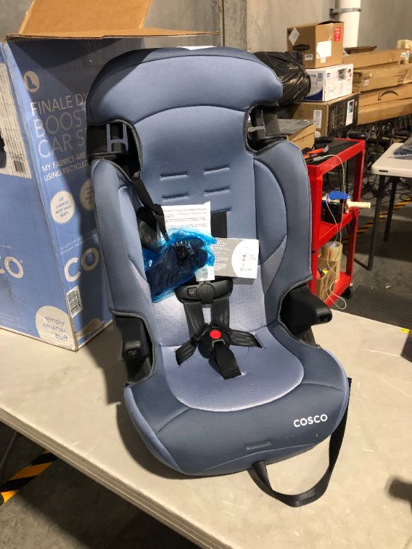 Photo 2 of ***ONE OF THE CUP HOLDERS IS MISSING***
Cosco Finale DX 2-in-1 Booster Car Seat, Extended Use