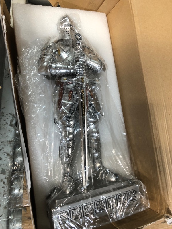 Photo 2 of Amoysanli Medieval Knight Statue King's Guard Medieval Decor Polyresin Knight Swordsman Armor Statue Top Collection as Gift 17.72 Inch (Silver)