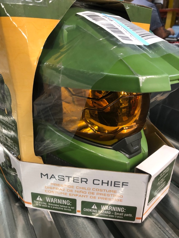 Photo 2 of (USED AND DAMGED) Disguise Halo Master Chief Light-Up Boys' Helmet , Green