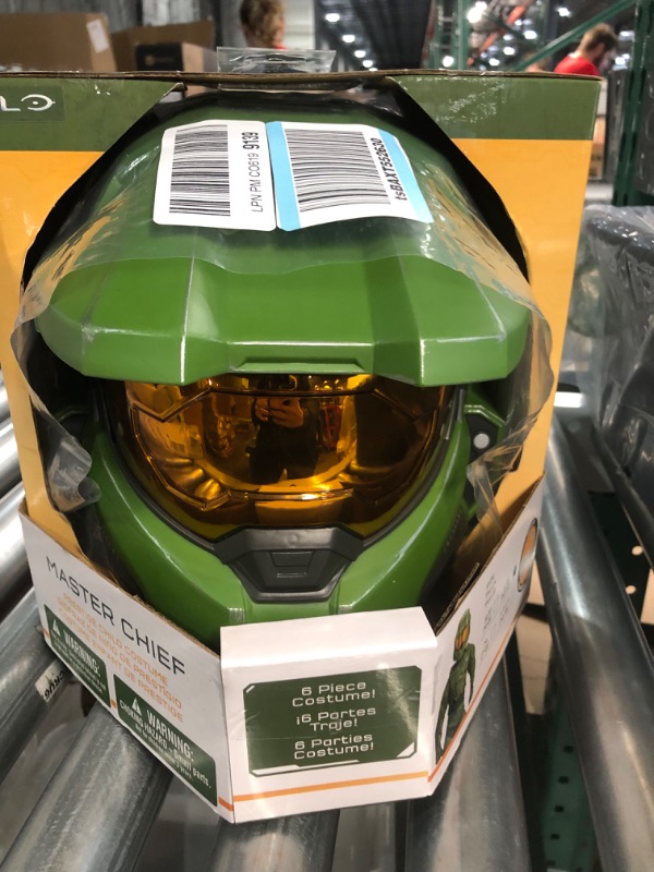 Photo 3 of (USED AND DAMGED) Disguise Halo Master Chief Light-Up Boys' Helmet , Green