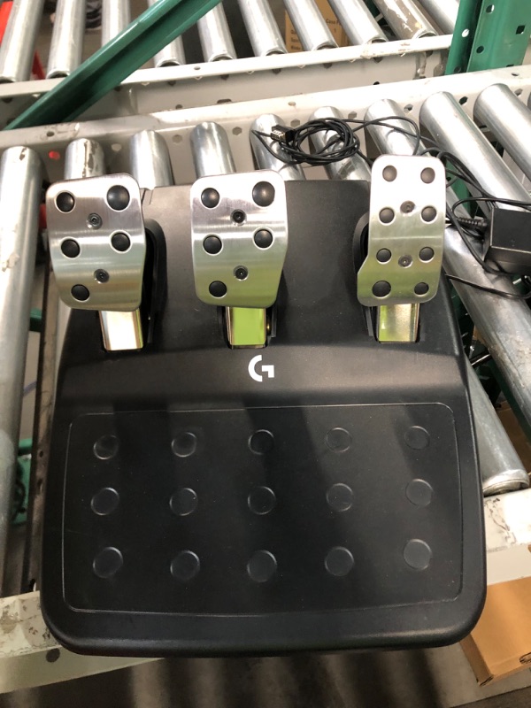 Photo 4 of Logitech G923 Racing Wheel and Pedals for PS 5, PS4 and PC 