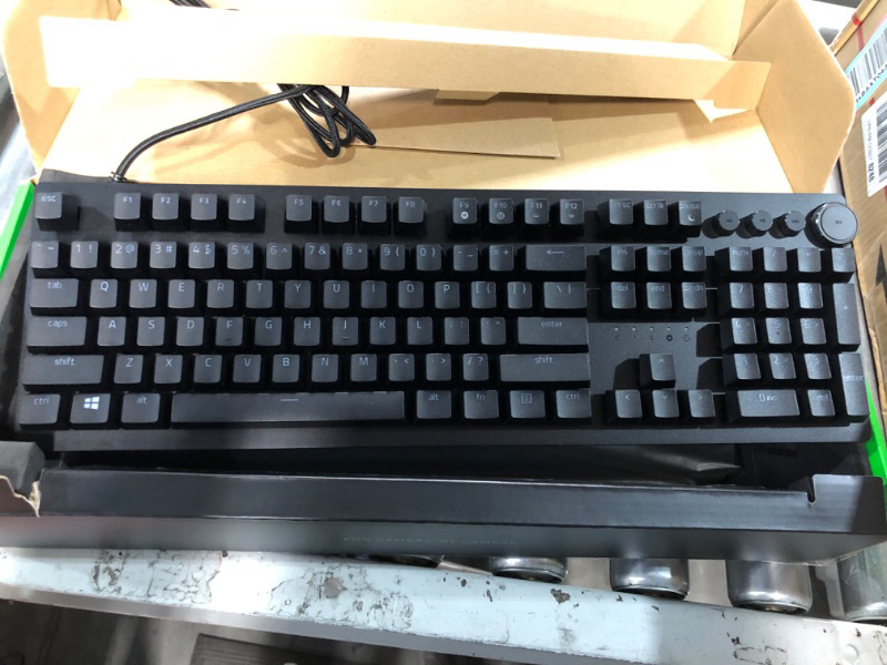 Photo 2 of Razer Huntsman V2 Optical Gaming Keyboard: