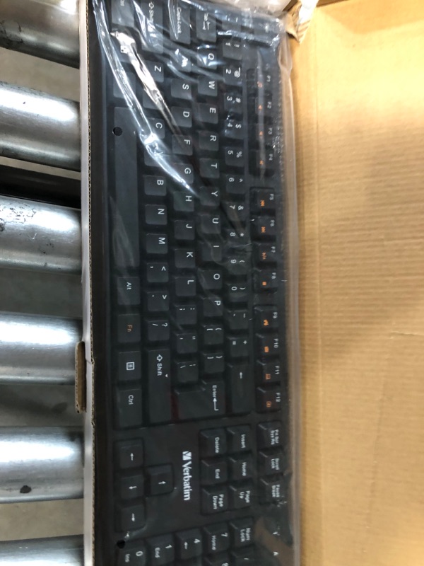 Photo 1 of Verbatim USB Wireless Keyboard and Mouse Combo 