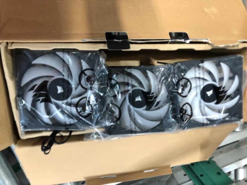 Photo 3 of Corsair iCUE H170i Elite CAPELLIX XT Liquid CPU Cooler - Three AF140 RGB Elite Fans - 420mm Radiator - Black