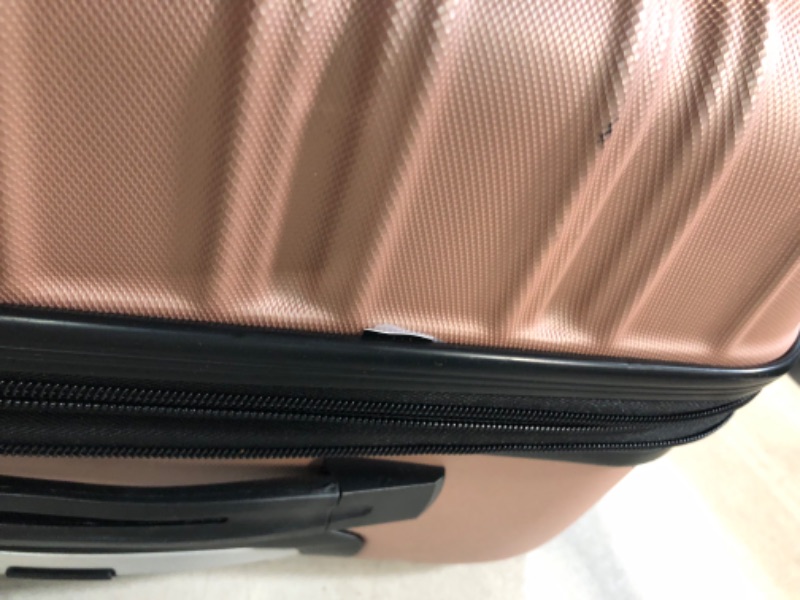 Photo 8 of *MINOR DAMAGE PREV USED*
Travelers Club Midtown Hardside 4-Piece Luggage Travel Set, Rose Gold 