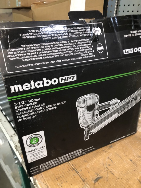 Photo 7 of * used * see all images *
Metabo HPT NR90AES1 Framing Nailer with 3-1/4" x .131 Framing Nails w/ Framing Nails (1000 Count) Nailer